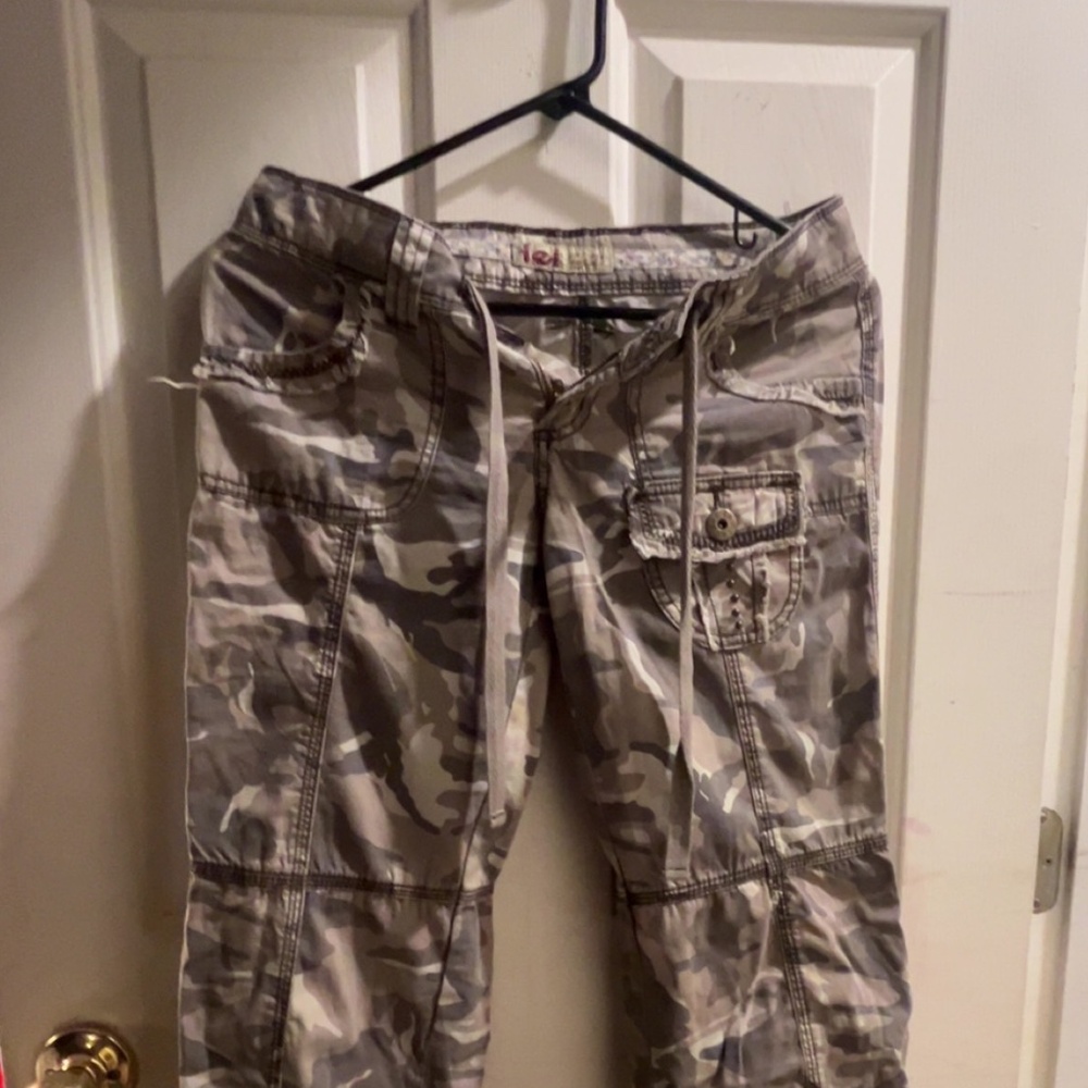 lei camo baggy pants